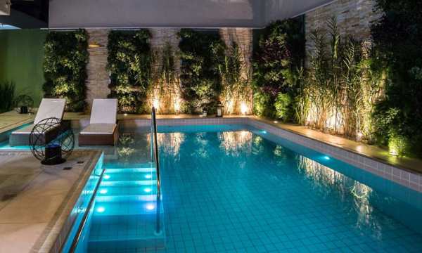 Piscina-iluminada-(Fuente-Google)